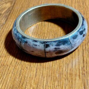 Brass bangle with shell inlay black white